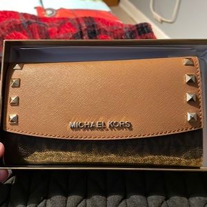 Brand new never used Michael Kors wallet